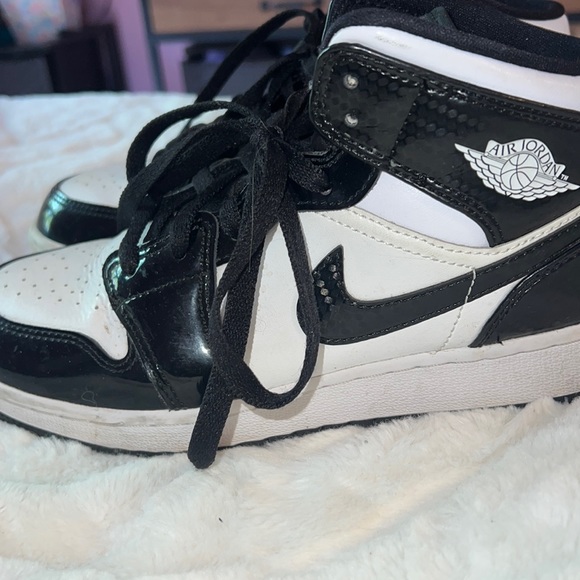 Men’s Air Jordan 1 Mid SE - Picture 2 of 3